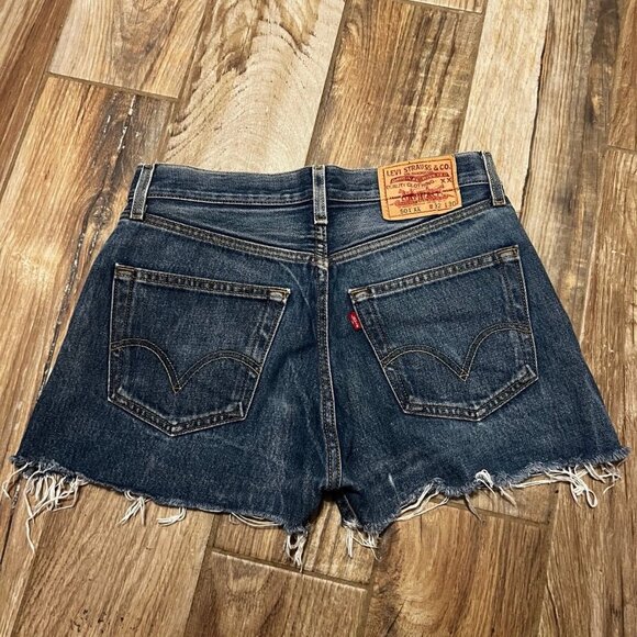 Levi's 501XX Shorts - Picture 2 of 3